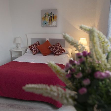 Hostal Los Gabrieles Albacete Bagian luar foto