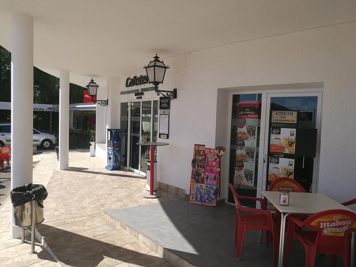 Hostal Los Gabrieles Albacete Bagian luar foto