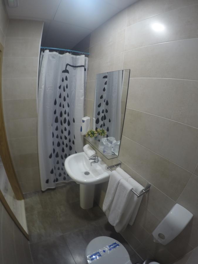 Hostal Los Gabrieles Albacete Bagian luar foto