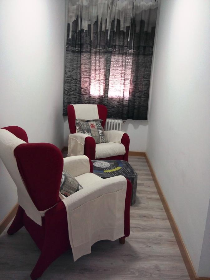 Hostal Los Gabrieles Albacete Bagian luar foto