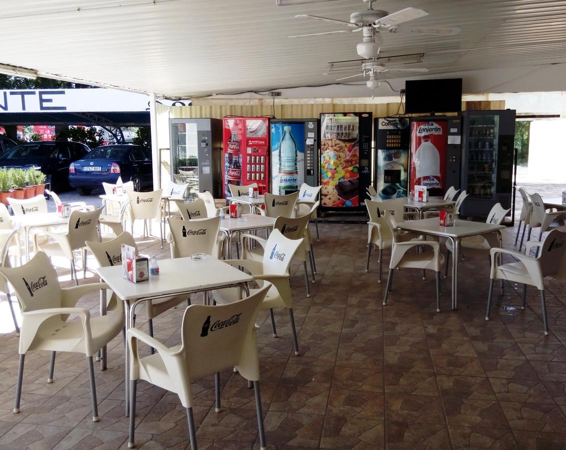 Hostal Los Gabrieles Albacete Bagian luar foto