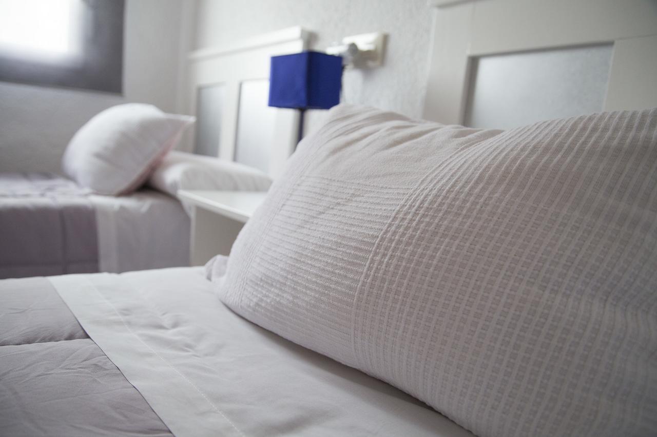 Hostal Los Gabrieles Albacete Bagian luar foto