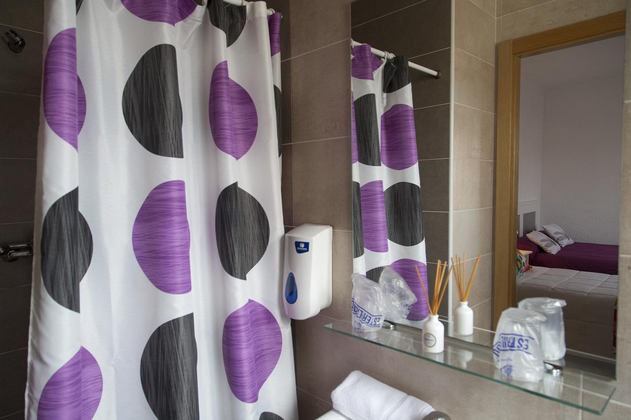Hostal Los Gabrieles Albacete Bagian luar foto